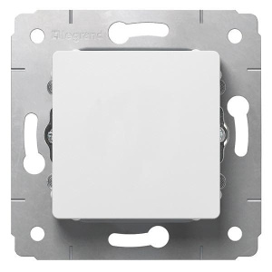 773646 Заглушка Legrand Cariva Белая